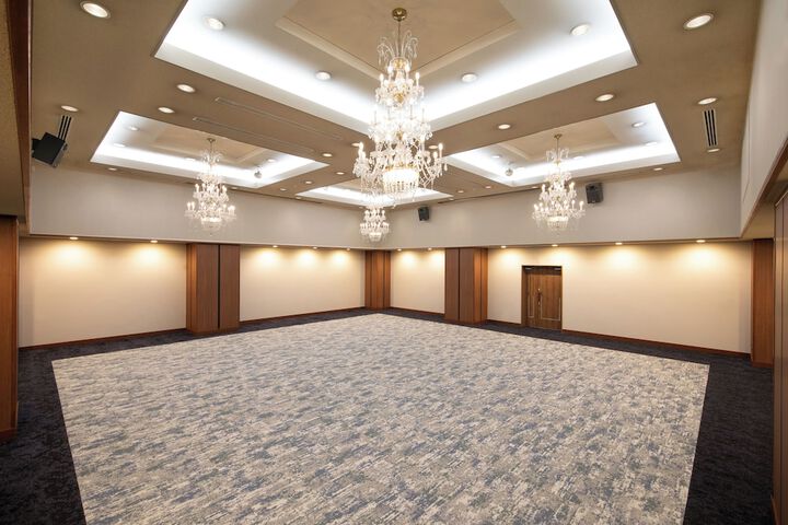 Ballroom/Hall 41 of 48