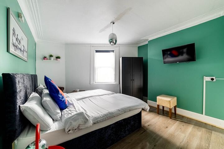 Room 14 of 75