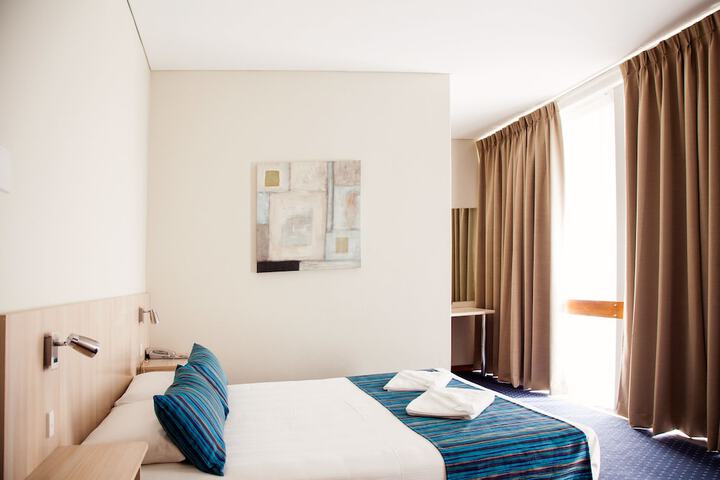 Room 6 of 37