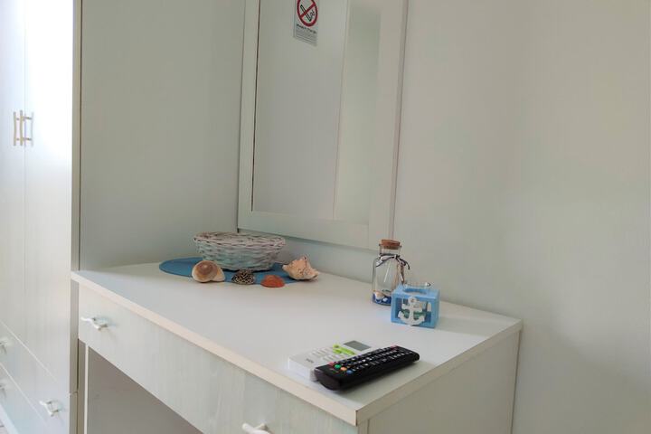 Room 35 of 66