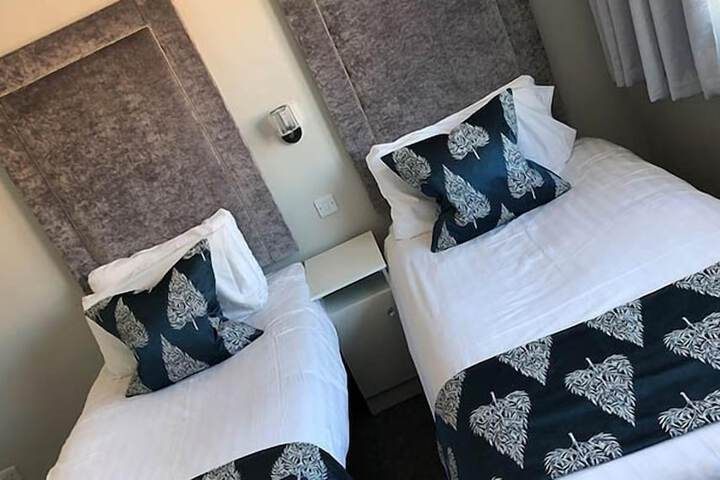 Room 5 of 44