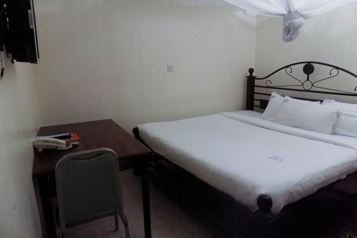 Room 5 of 22
