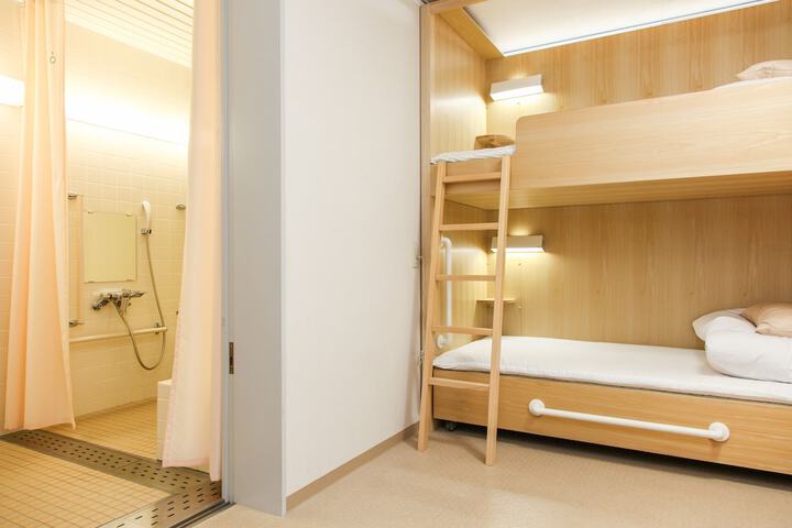 Room 12 of 42