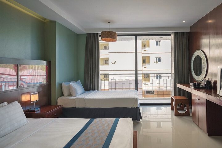 Room 45 of 210