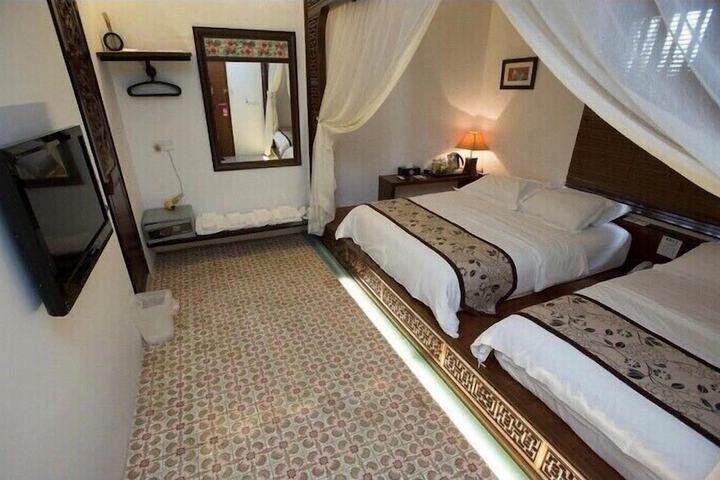 Room 28 of 35