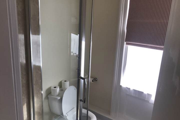 Room 30 of 80