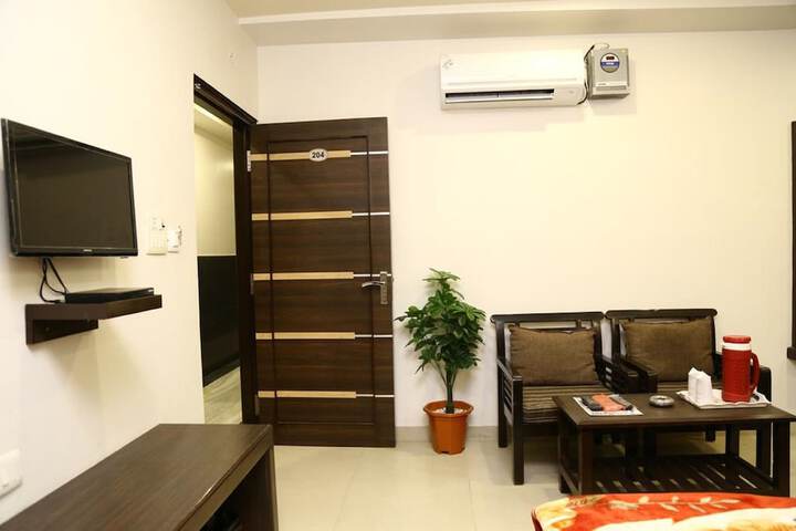 Room 25 of 31