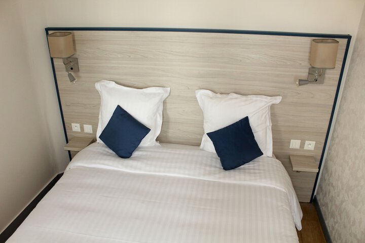 Room 15 of 61