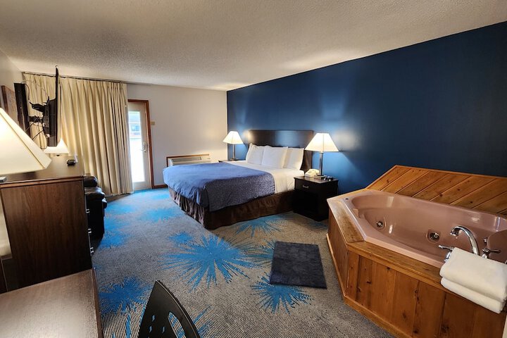 Room 12 of 80