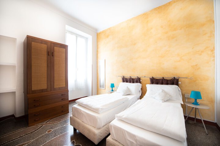 Room 2 of 46