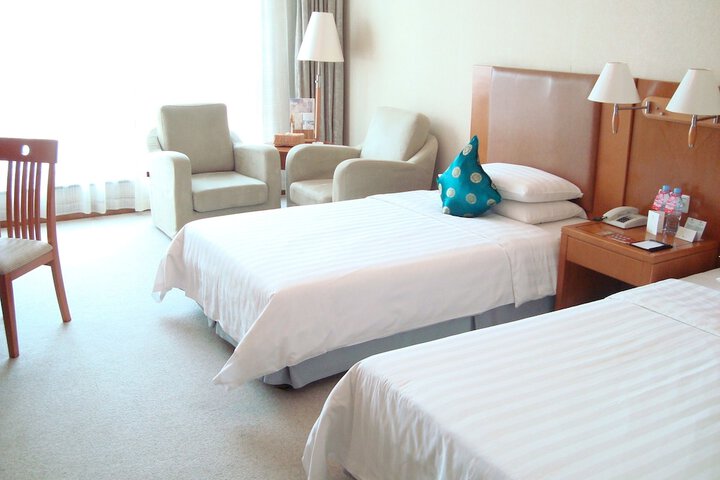 Room 9 of 38