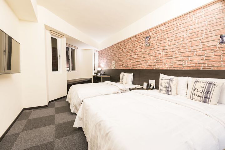 Room 12 of 61