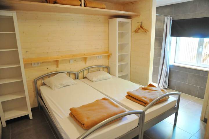 Room 2 of 19