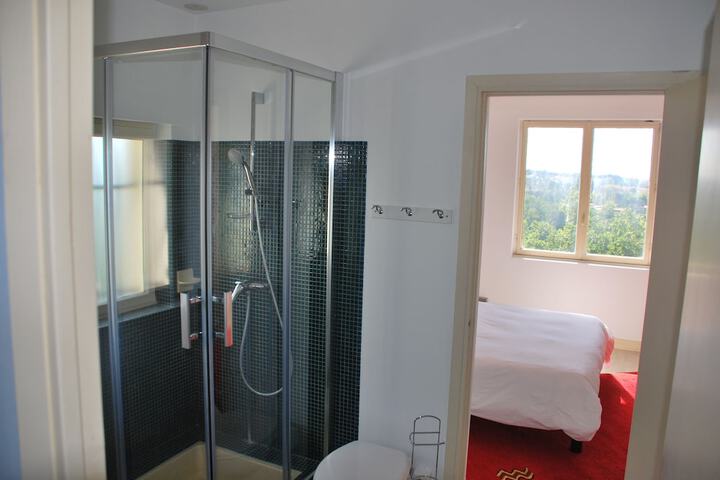 Room 5 of 13