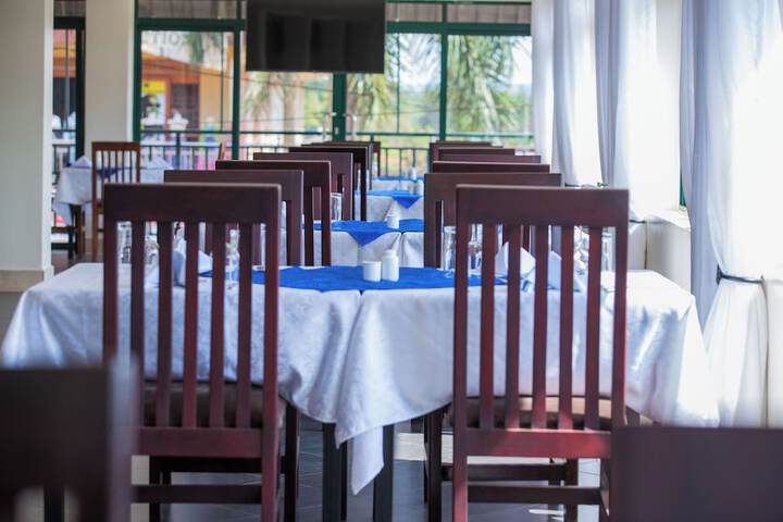 Dining 55 of 61