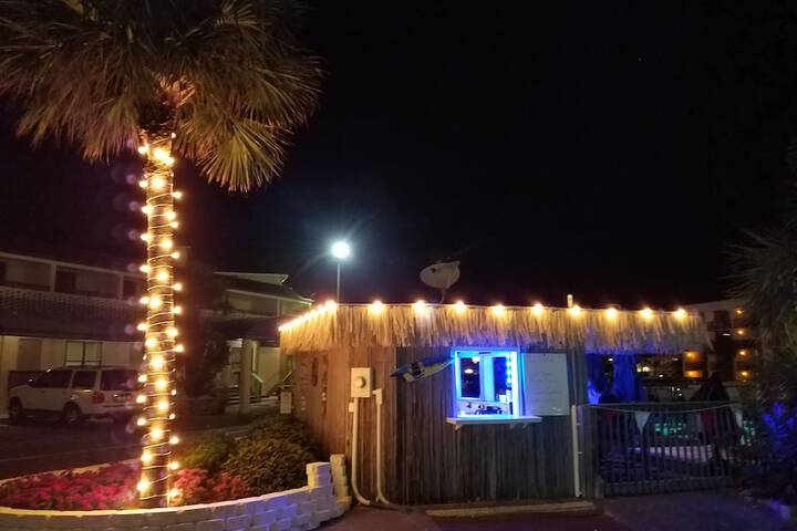 Poolside bar