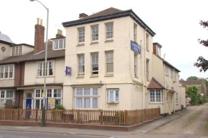 WEDGEWOOD HOUSE HOTEL NORWICH ENGLAND
