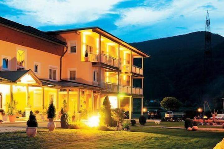 Hotel 85 of 87
