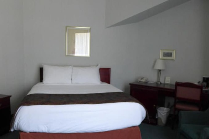 Room 15 of 28