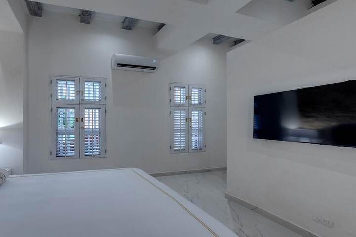 Room 8 of 96