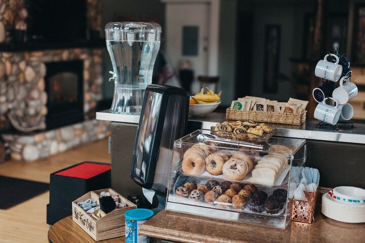 Breakfast/Coffee Service 19 of 27