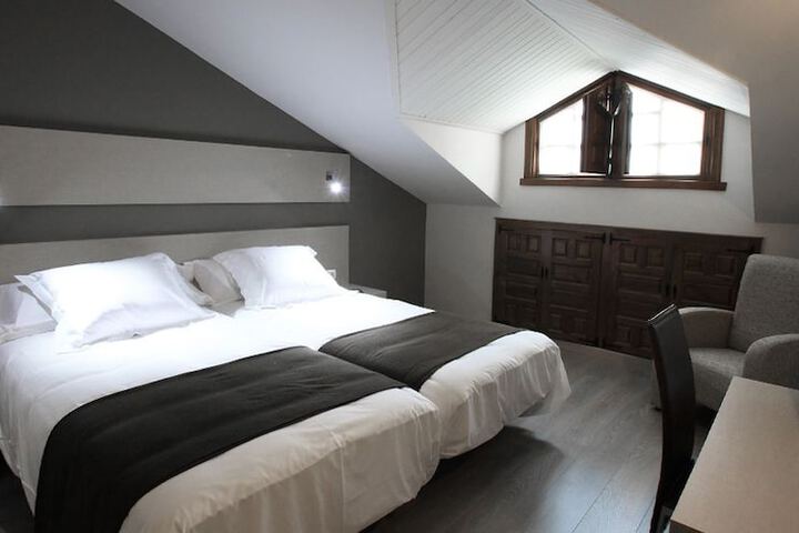 Room 6 of 44