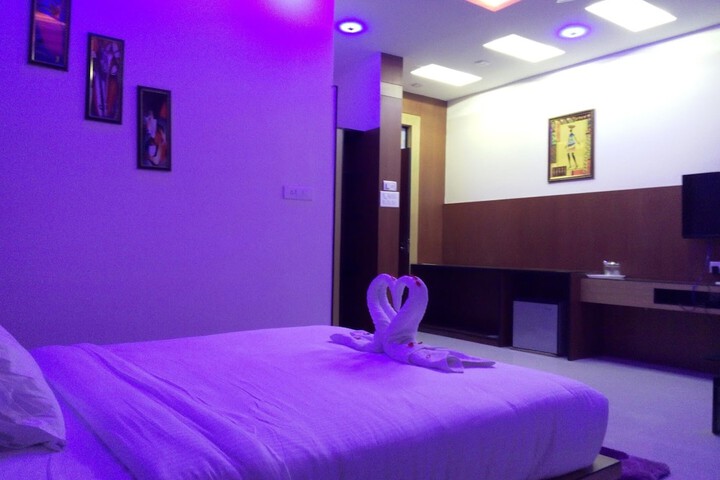 Room 12 of 17