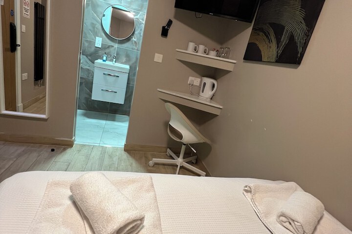 Room 70 of 91