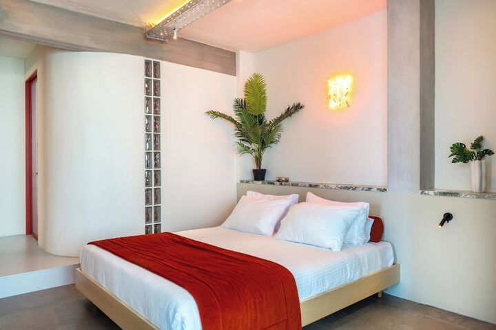 Room 33 of 59