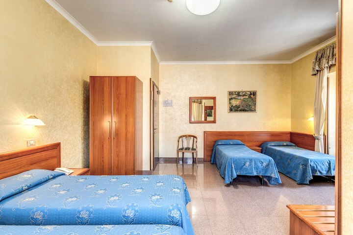 Room 5 of 46