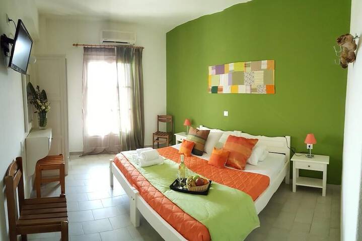Room 4 of 31