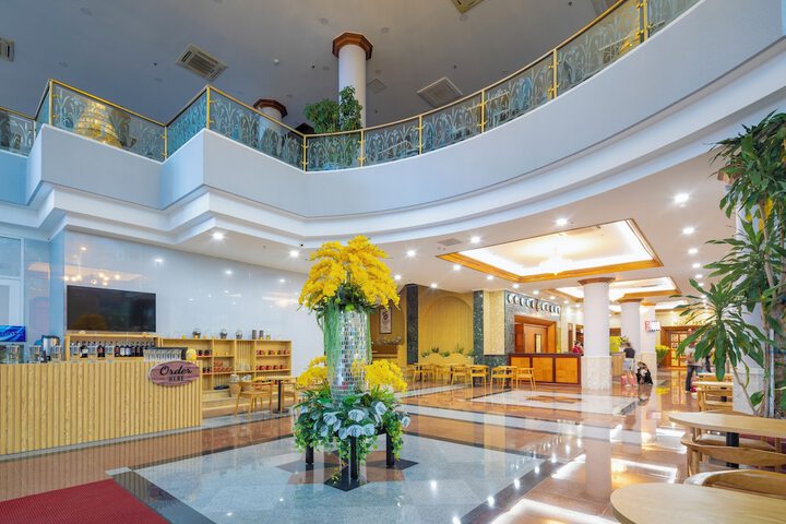 Hotel 2 of 77