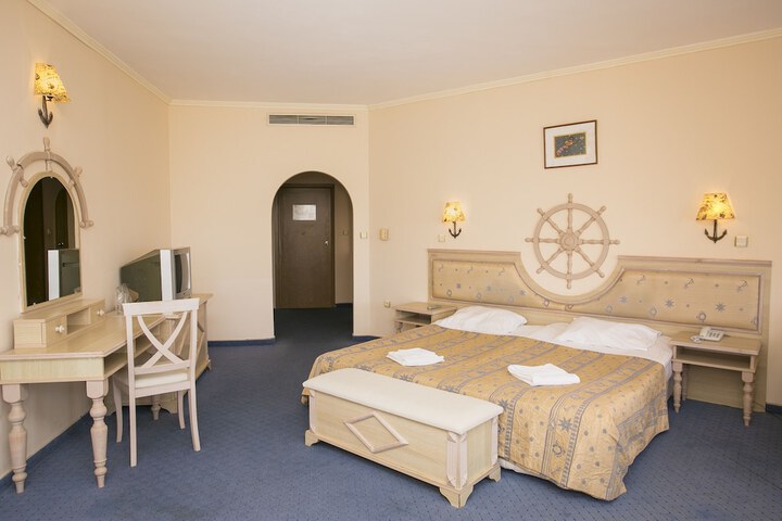 Room 33 of 124