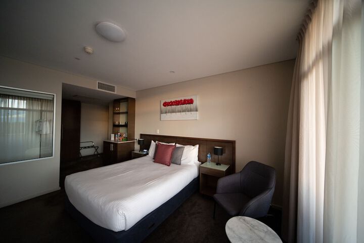 Room 40 of 102