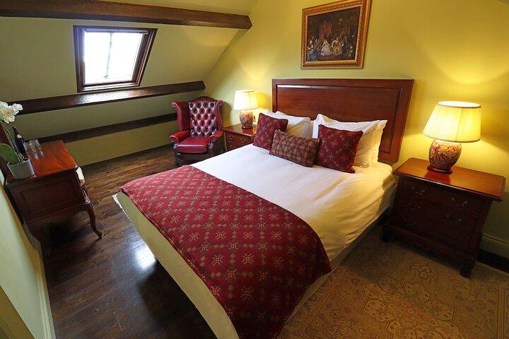 Room 6 of 19