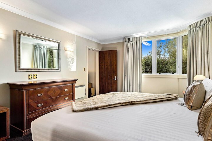 Room 38 of 114