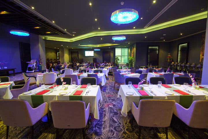 Dining Photos