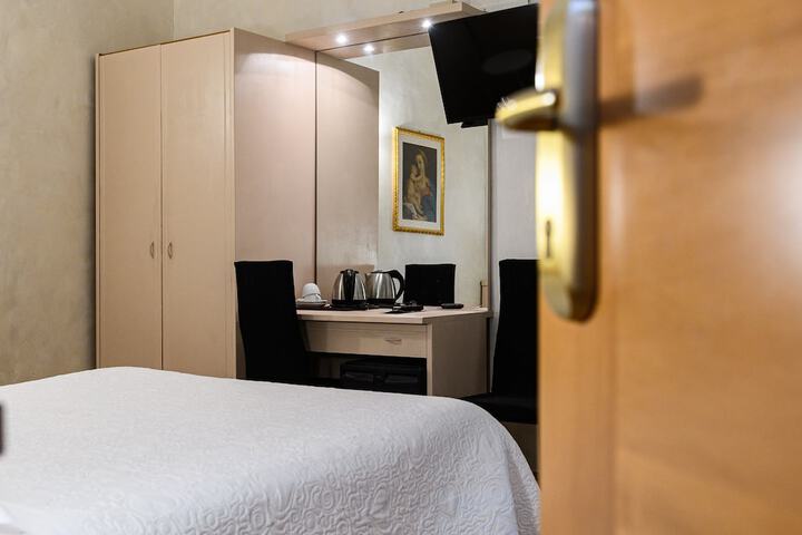 Room 54 of 127