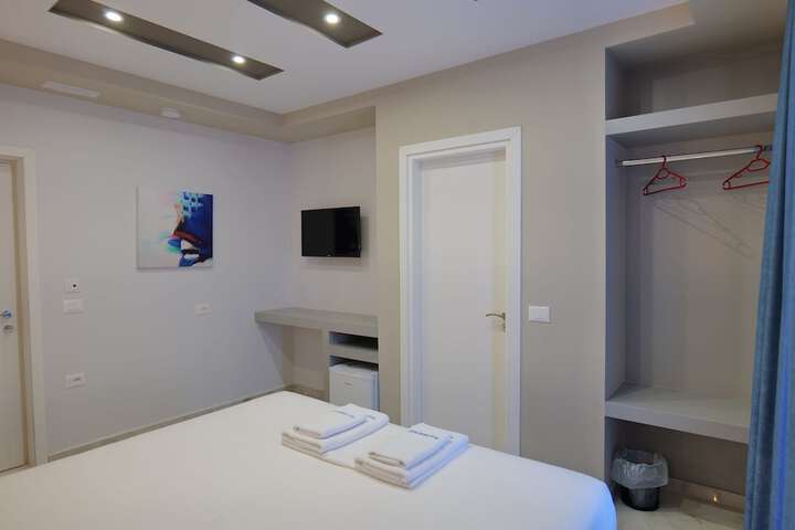 Room 57 of 95