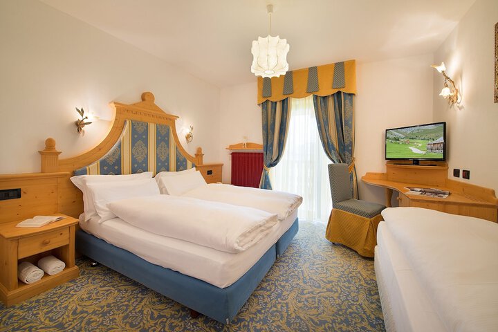 Room 10 of 38