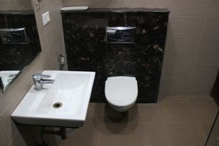 Room 5 of 23