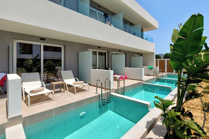 Pool 41 of 115