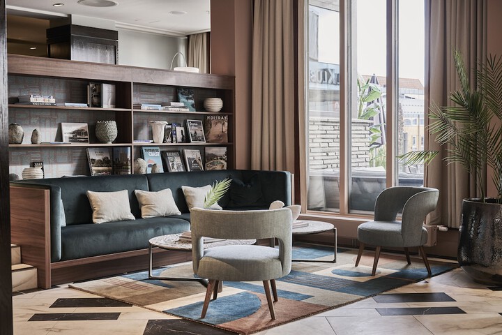 Guest Lobby