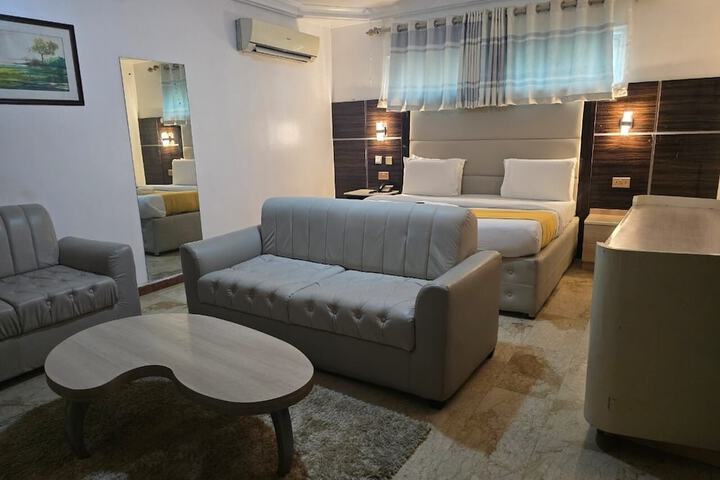 Room 6 of 41
