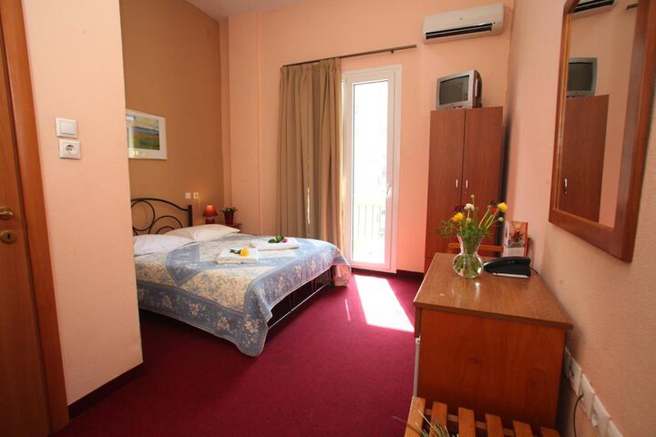 Room 28 of 54