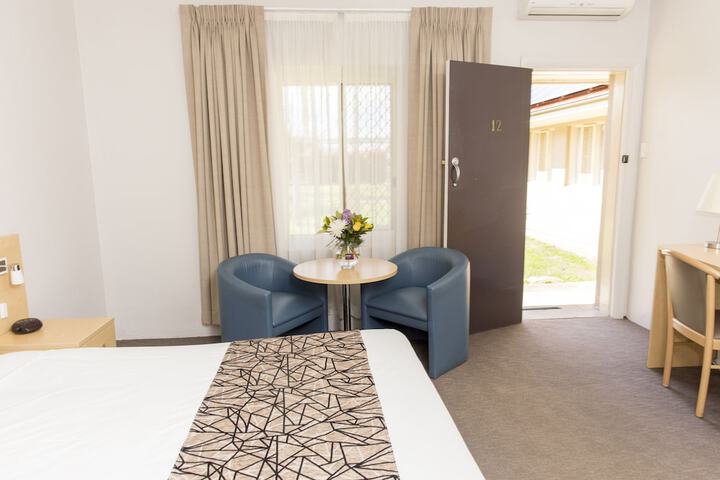 Room 50 of 81