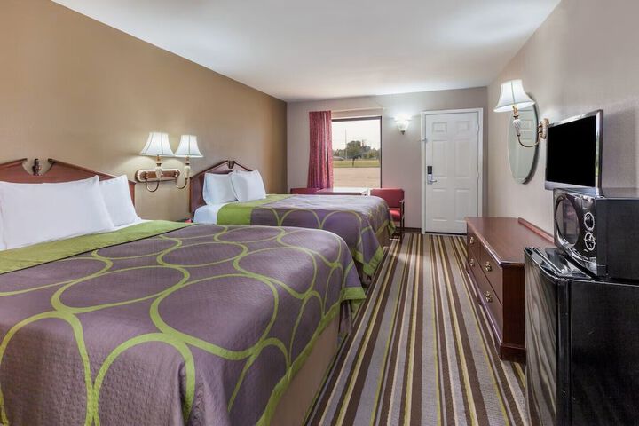 Room 2 of 7