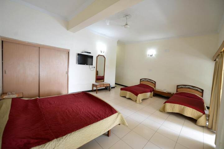 Room 2 of 6