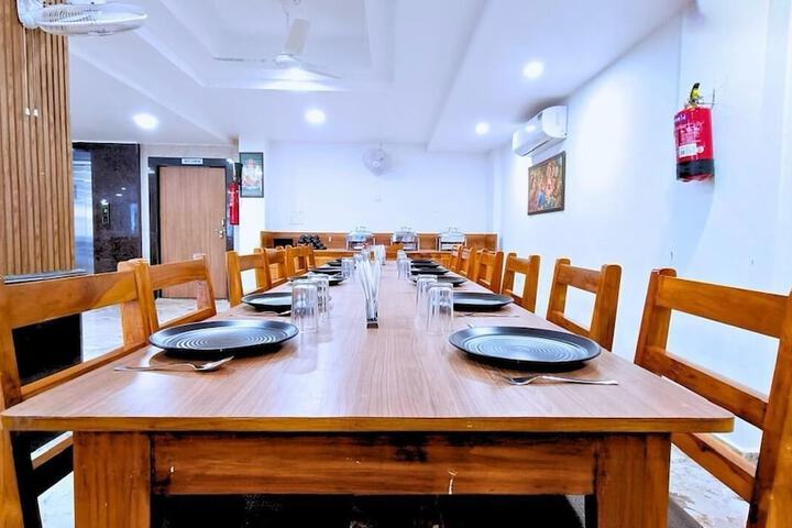 Dining 52 of 74