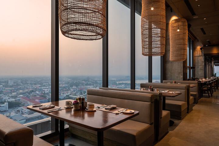 Dining 40 of 78
